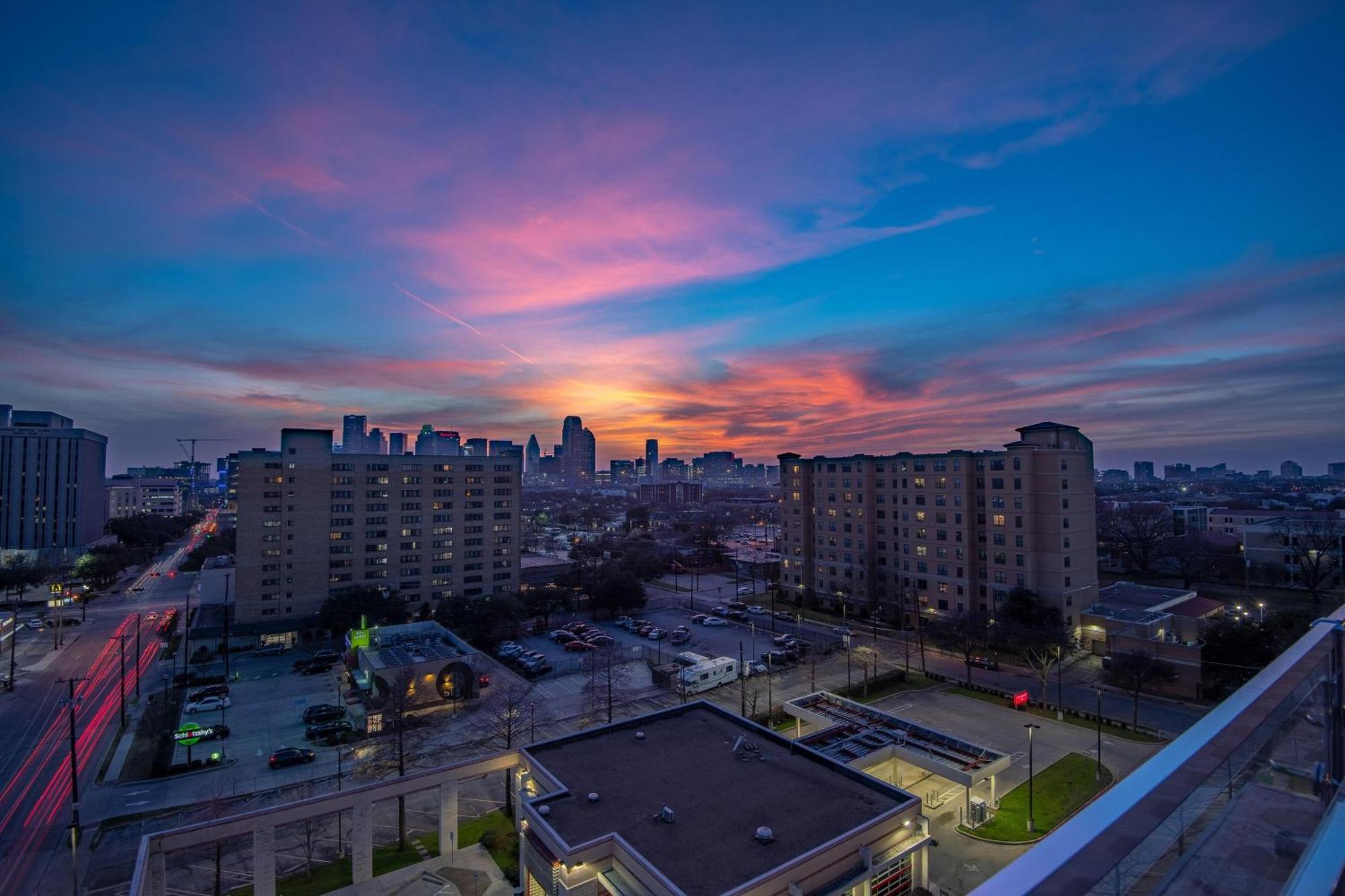 Element Dallas Downtown East Экстерьер фото